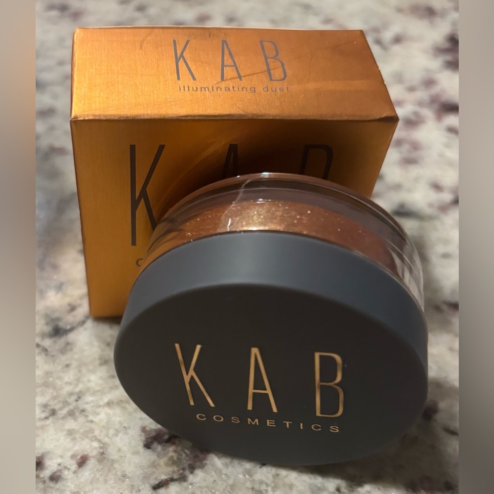 KAB Cosmetics Illuminating Dust